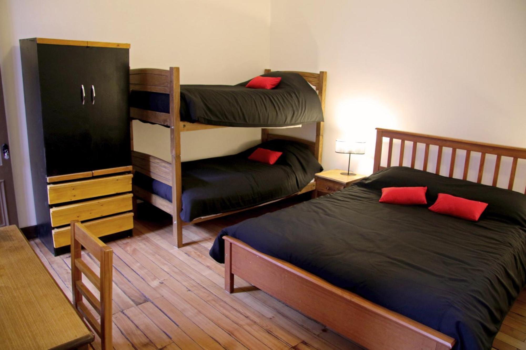 Hostal Irreal Сантьяго Екстер'єр фото